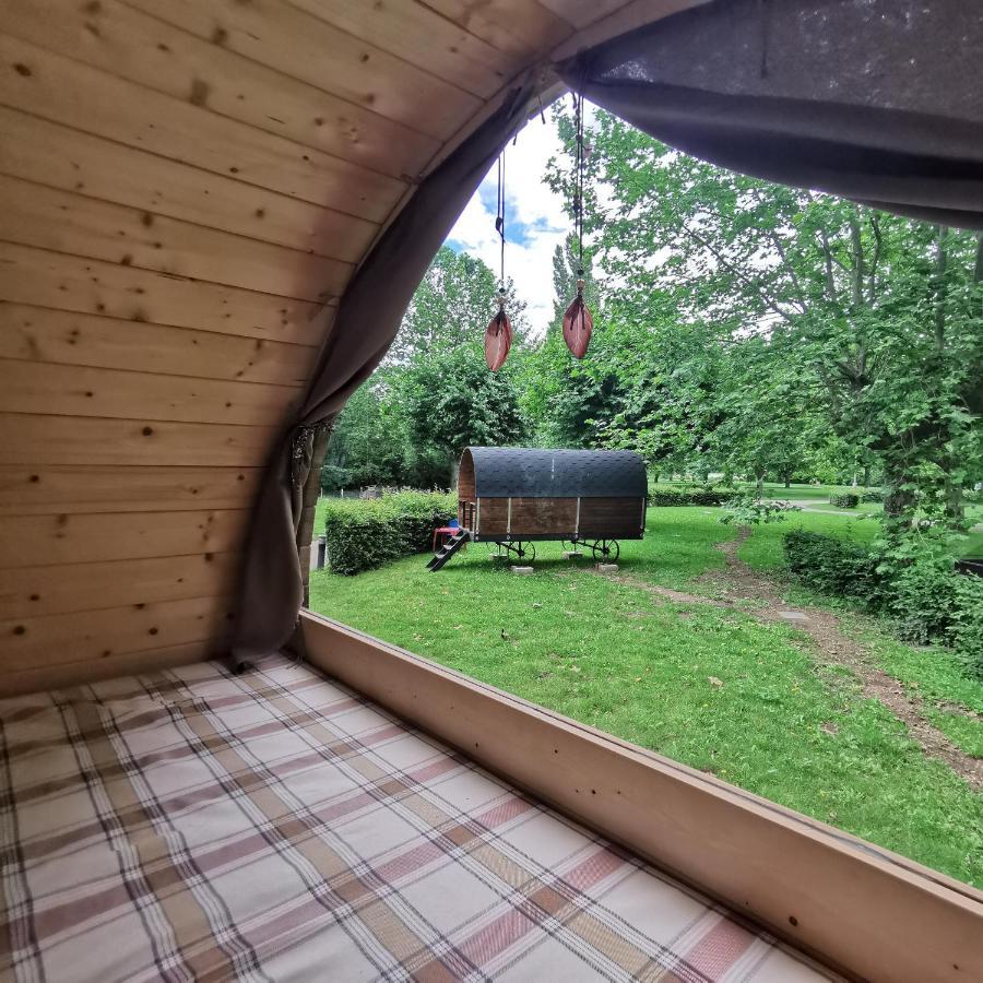 Camping De Thoissey *** Екстериор снимка