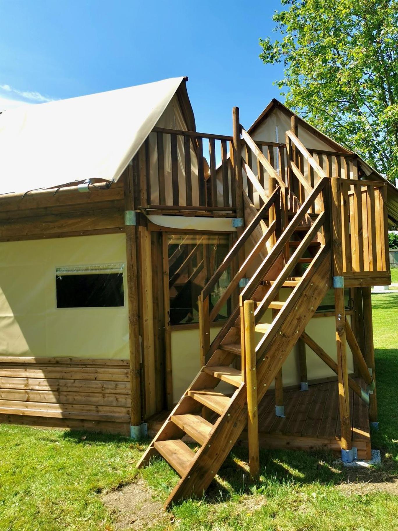 Camping De Thoissey *** Екстериор снимка
