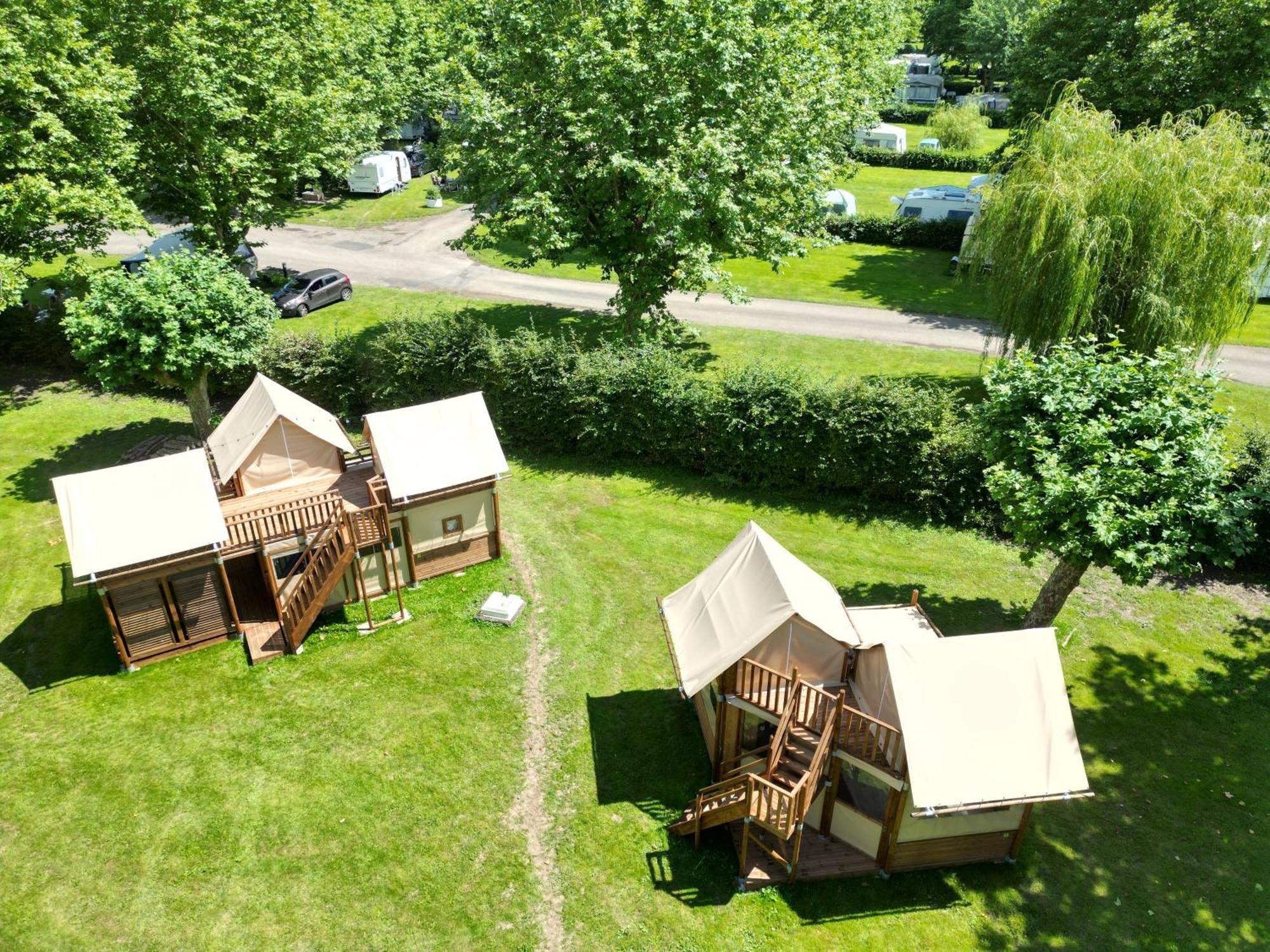Camping De Thoissey *** Екстериор снимка