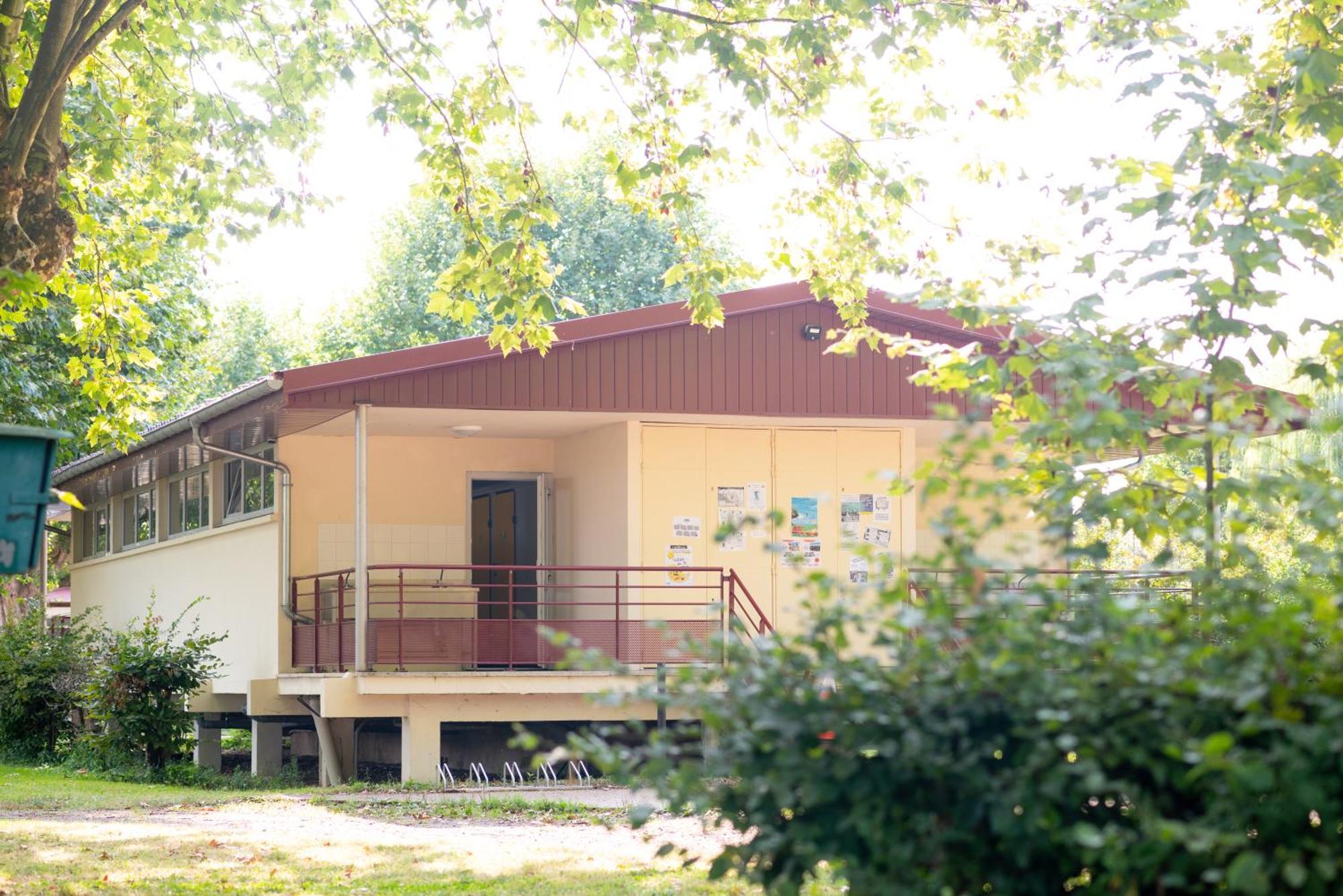 Camping De Thoissey *** Екстериор снимка
