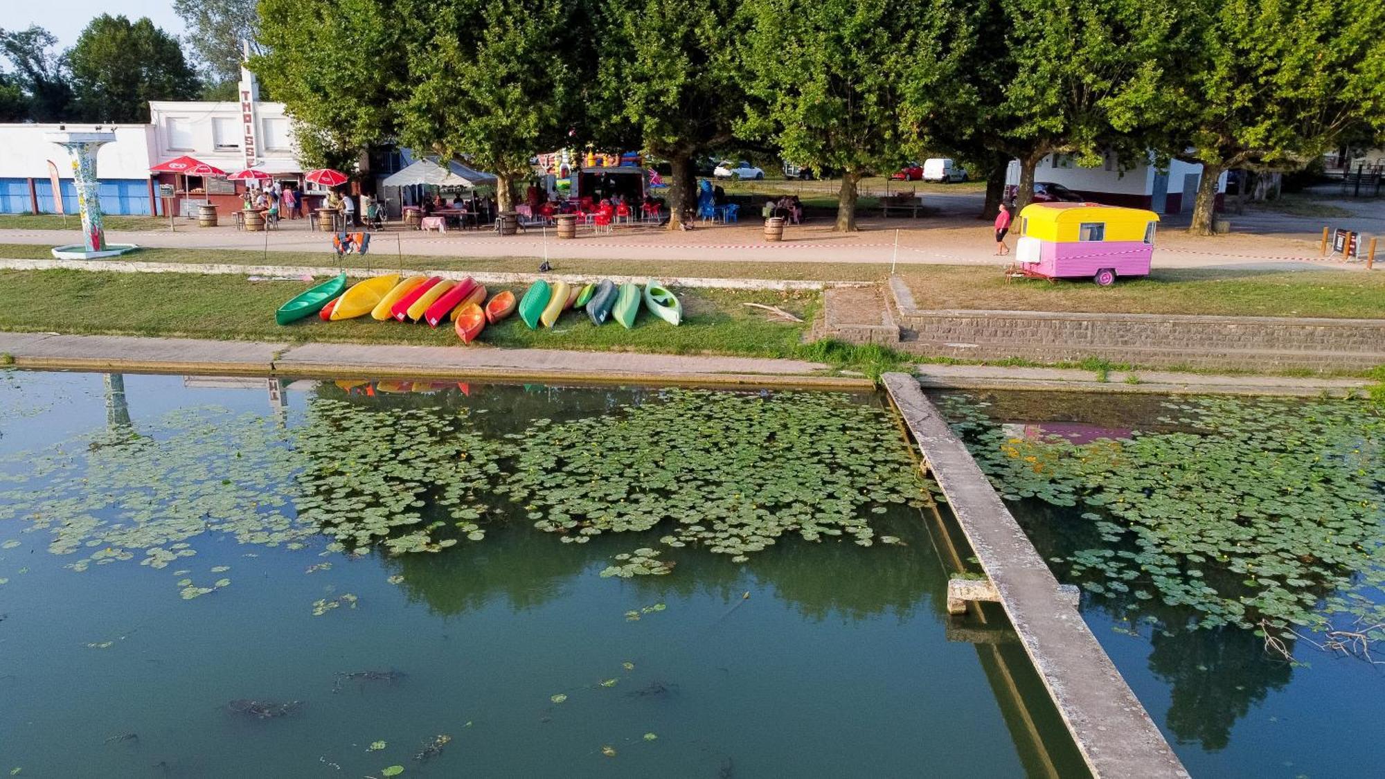 Camping De Thoissey *** Екстериор снимка