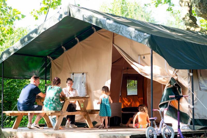 Camping De Thoissey *** Екстериор снимка
