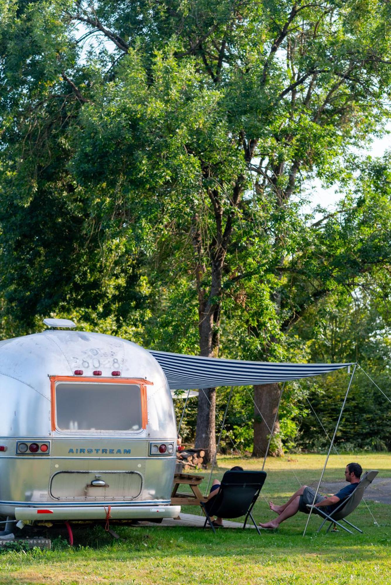 Camping De Thoissey *** Екстериор снимка