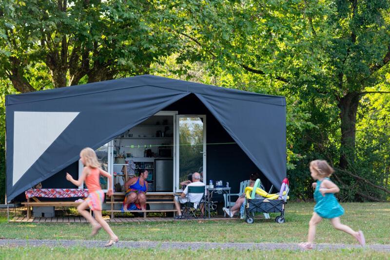Camping De Thoissey *** Екстериор снимка