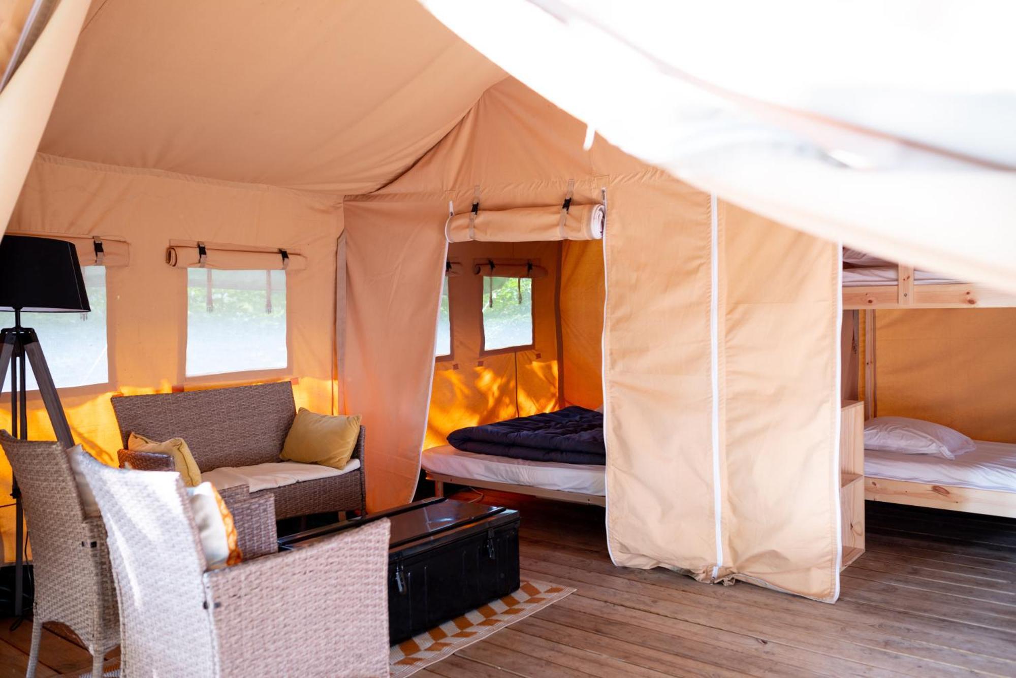 Camping De Thoissey *** Екстериор снимка
